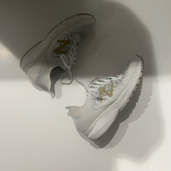 New Balance Fresh Foam Running Shoes Women's Size 6.5 - Picture 5 of 8